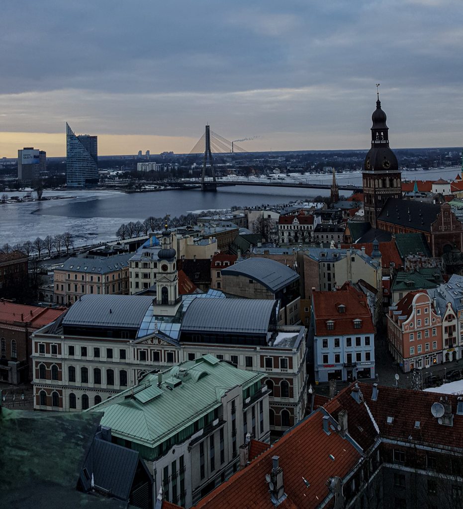 Vanaf de toren van de Sint Pieterskerk heb je een prachtig 360° uitzicht over de stad. De toren kan je beklimmen, maar wij zijn met de lift gegaan. Probeer hier net voor zonsondergang naar boven te gaan. 