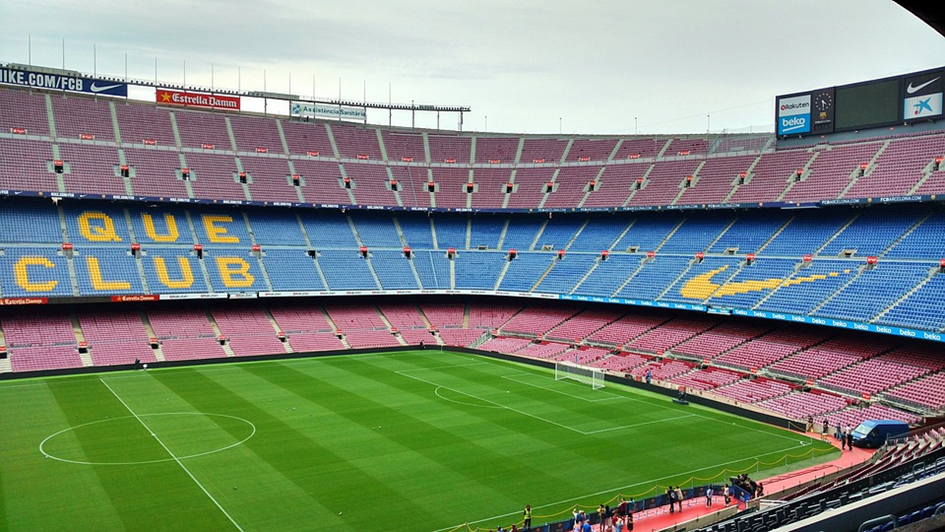 Camp Nou is de thuishaven van het bekende FC Barcelona en met 99.000 zitplekken het allergrootste voetbalstadion van Europa.