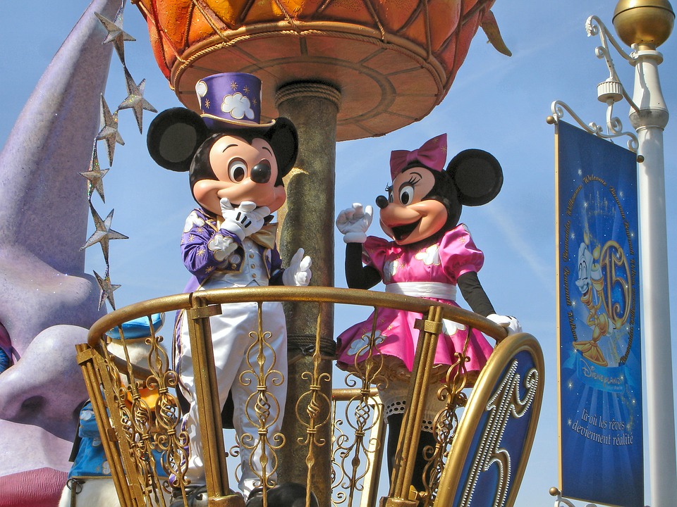 Micky en Minnie Mouse in Disneyland Parijs