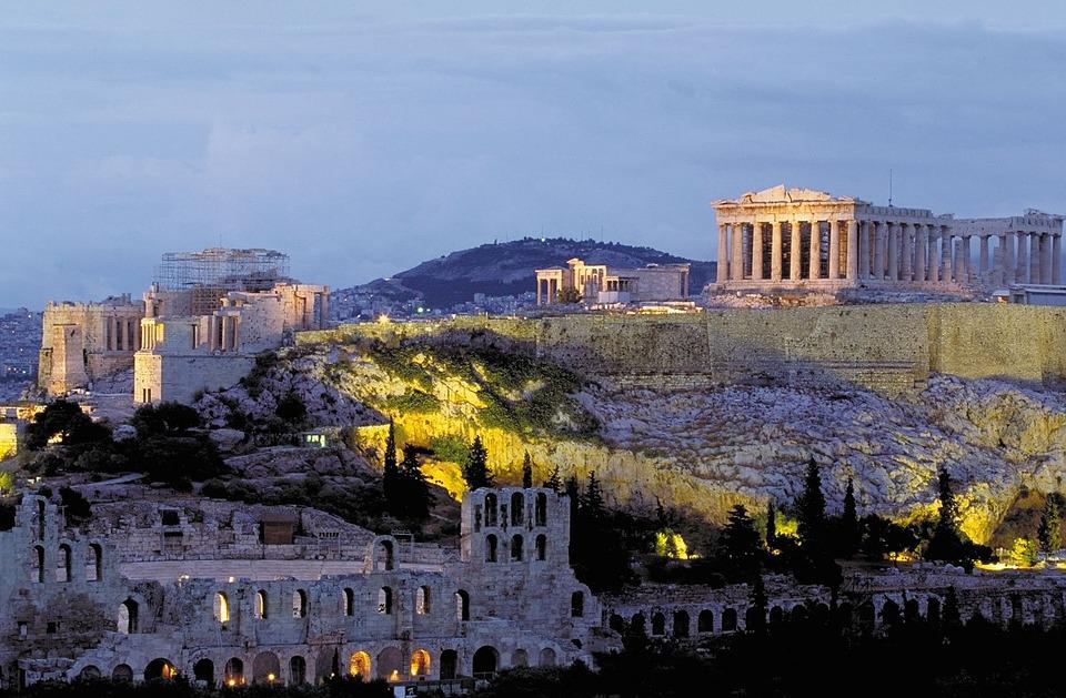 Met een hoogte van rond de 156 meter is de Akropolis één van de meest bekende bezienswaardigheden van Athene.