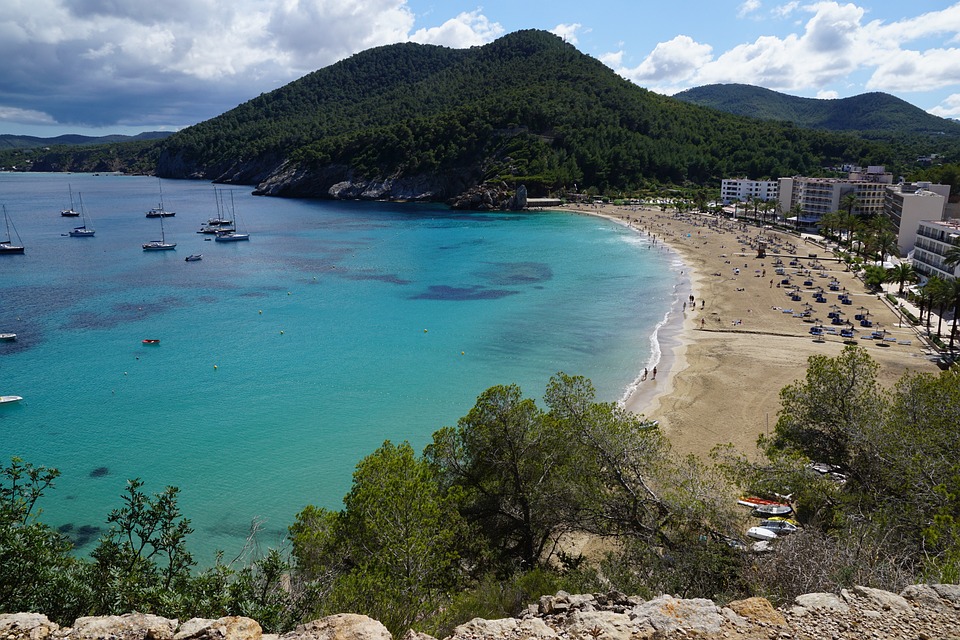 Huur een auto op Ibiza