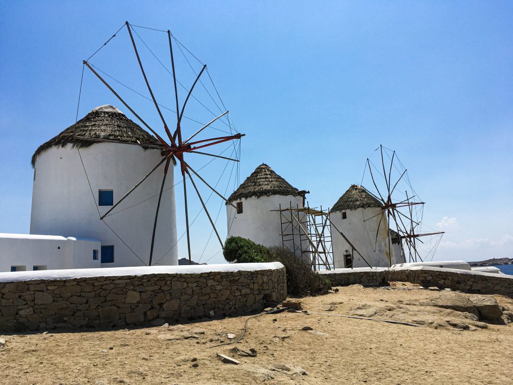 Bewonder de bekende windmolens van Mykonos