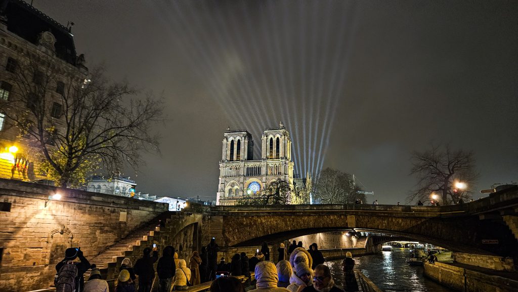 Vaar over de Seine in Parijs